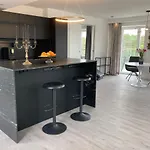 Penthouse Mit Kamin, Dachterrasse, Meerblick, Gasgrill, Klimaanlage, Luxus-design-apartment, 2 Minuten Zum Apartmán Binz