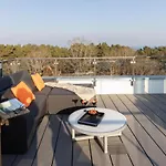 Penthouse Mit Kamin, Dachterrasse, Meerblick, Gasgrill, Klimaanlage, Luxus-design-apartment, 2 Minuten Zum