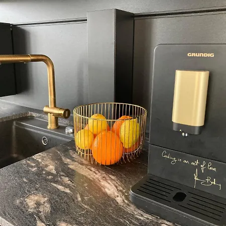 Penthouse Mit Dachterrasse, Meerblick, Klimaanlage, Gasgrill, Kamin, Luxus-design-apartment, 2 Minuten Zum *
