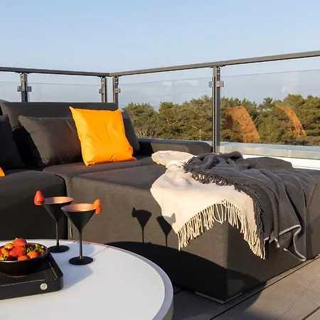 Διαμέρισμα Penthouse Mit Dachterrasse, Meerblick, Klimaanlage, Gasgrill, Kamin, Luxus-design-apartment, 2 Minuten Zum *