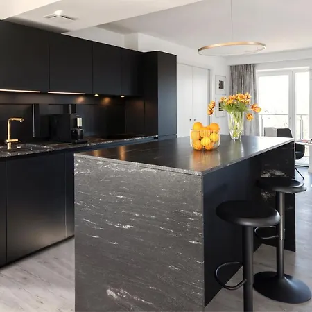 Appartement Penthouse Mit Kamin, Dachterrasse, Meerblick, Gasgrill, Klimaanlage, Luxus-design-apartment, 2 Minuten Zum *