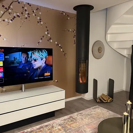 Appartement Penthouse Mit Kamin, Dachterrasse, Meerblick, Gasgrill, Klimaanlage, Luxus-design-apartment, 2 Minuten Zum